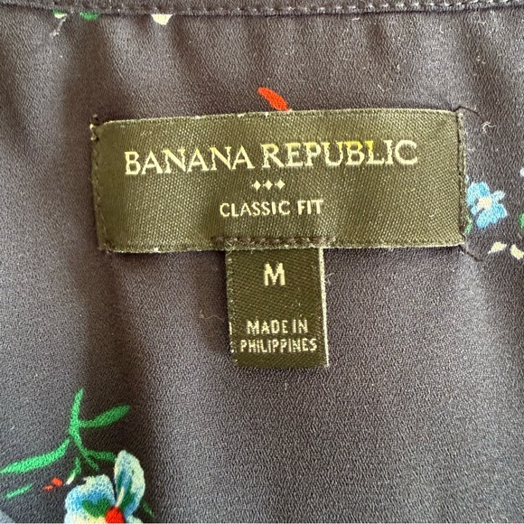 Banana Republic Drapey Classic Preppy Black Floral Button-Up Sleeveless Blouse - Picture 4 of 6